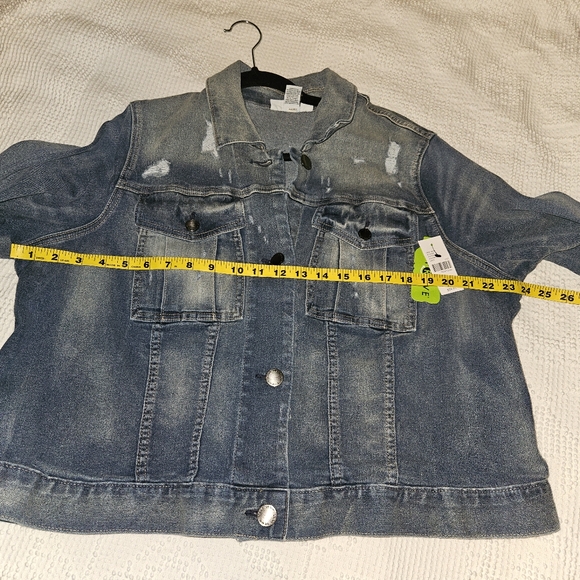 NWT Lane Bryant Short Denim Jean Jacket with Distressing - Picture 7 of 8